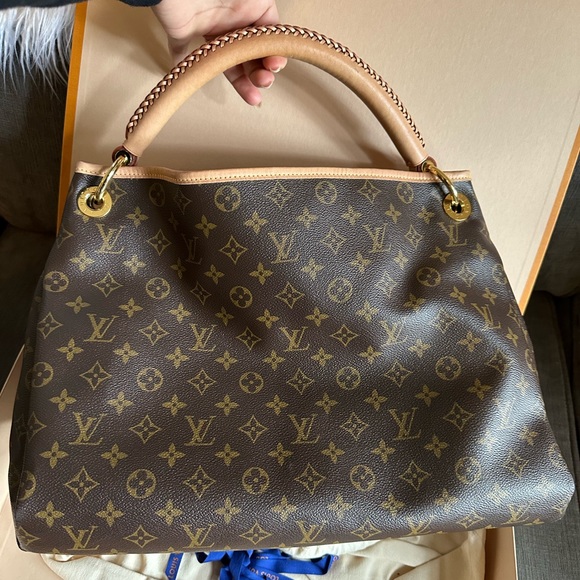 Stunning MM artsy Louis Vuitton tote selling for friend she’s firm on price - Picture 8 of 16
